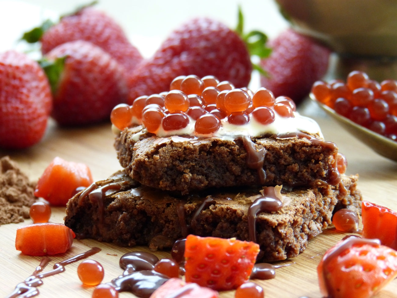 SPHERIKA, strawberry spheres