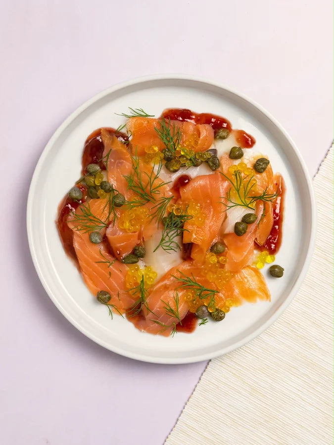 Ensalada de ahumados con esferas de aove Spherika