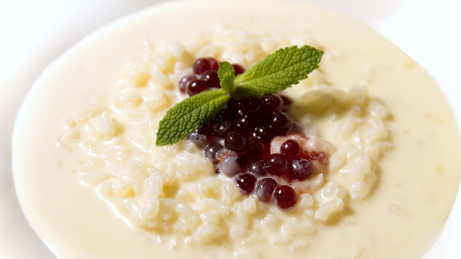 ARROZ CON LECHE Y SPHERIKA PERLAS DE FRESA