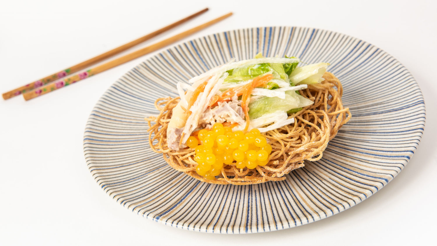 ENSALADA CLÁSICA CHINA CON SPHERIKA PERLAS DE FRUTA DE LA PASIÓN