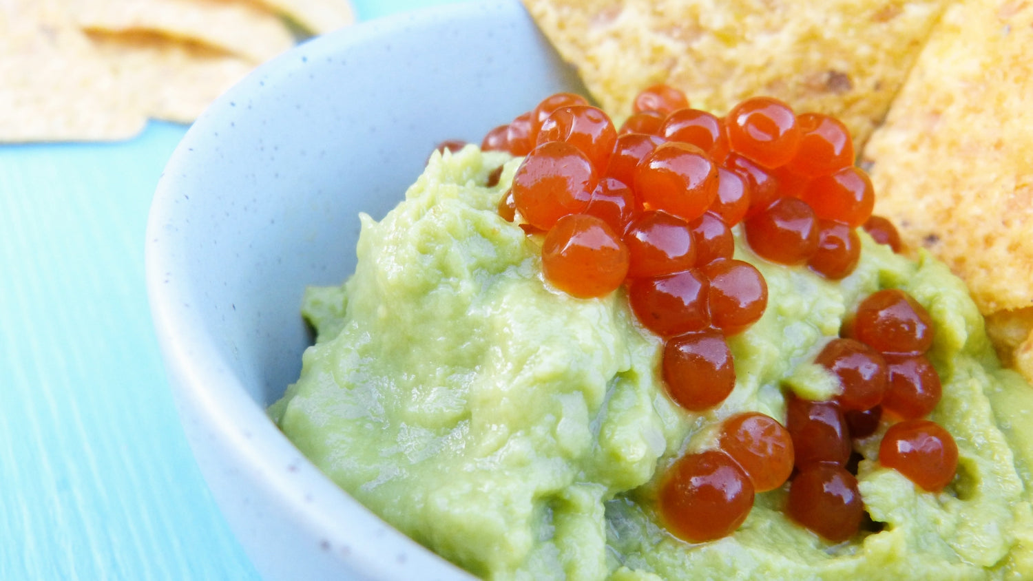 GUACAMOLE CON PERLAS SPHERIKA DE CHILI Y NACHOS