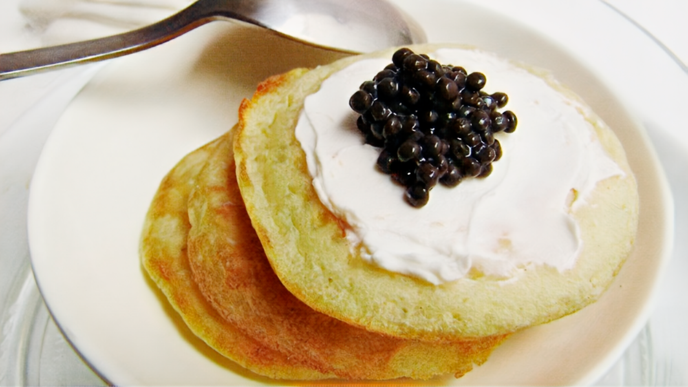 BLINIS CON MOLUGA Y QUESO FRESCO