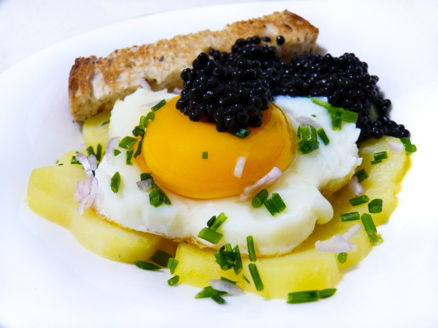 RECETA DE HUEVOS FRITOS Y ESFERAS DE ARENQUE