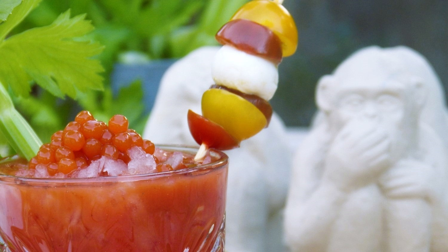 BLOODY MARY CON PERLAS SPHERIKA DE CHILI