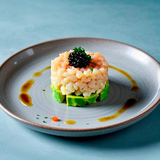 Tartar de lubina con aguacate y caviar baeri
